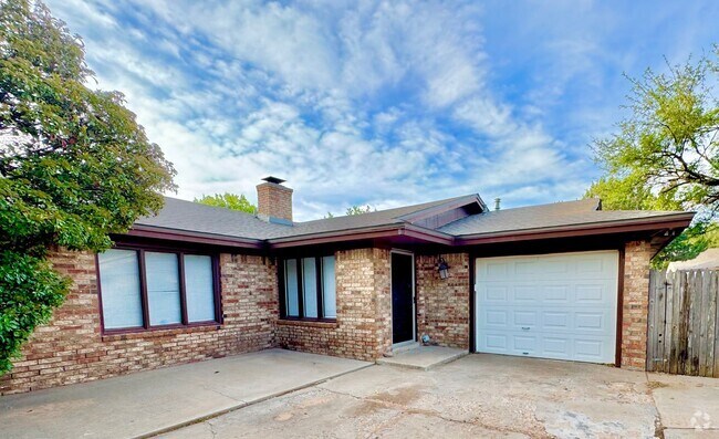 Building Photo - 4409 75th Dr Unit B Rental