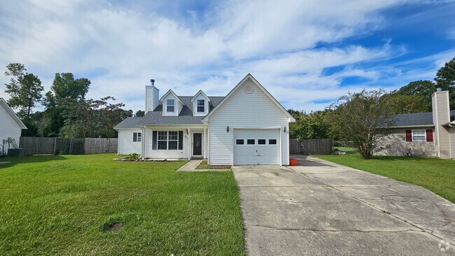 Building Photo - 5 BR 3 BA in Horse Creek Farms Rental