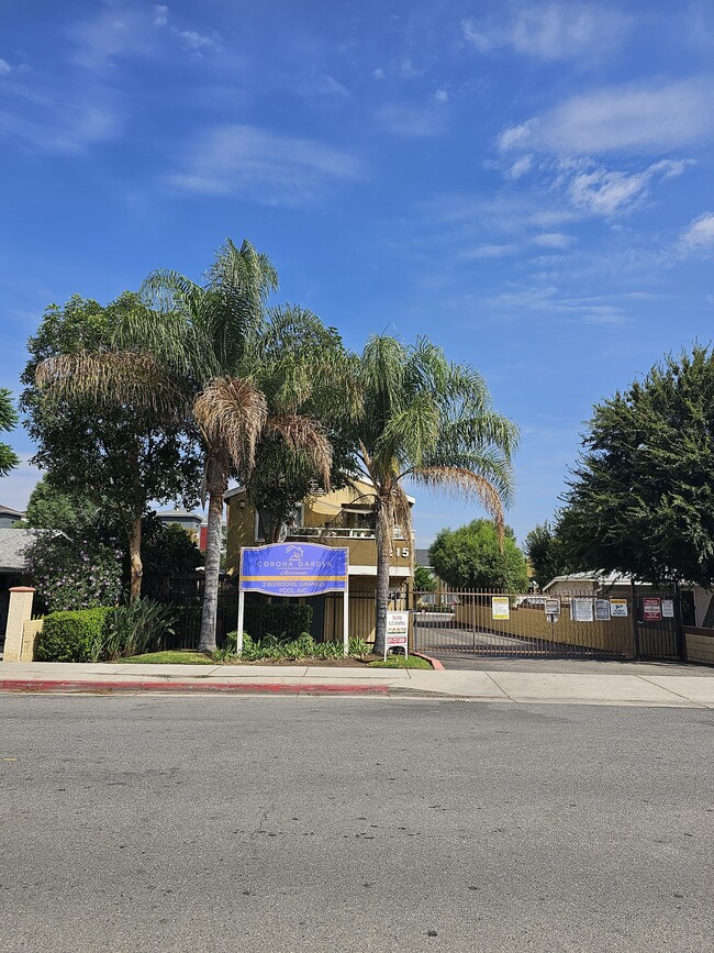Building Photo - Corona Gardens Rental