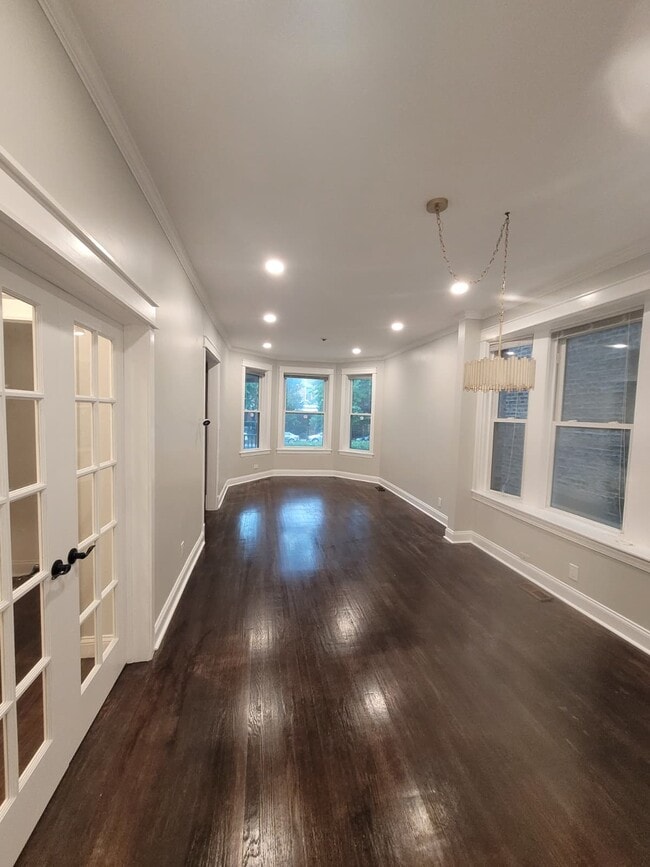 Building Photo - 4317 N Ashland Ave Unit 1 Rental