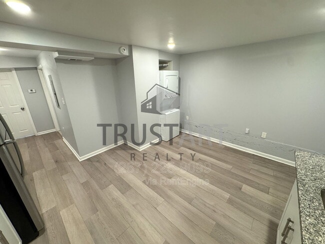 5448 Springfield Ave Unit 1R