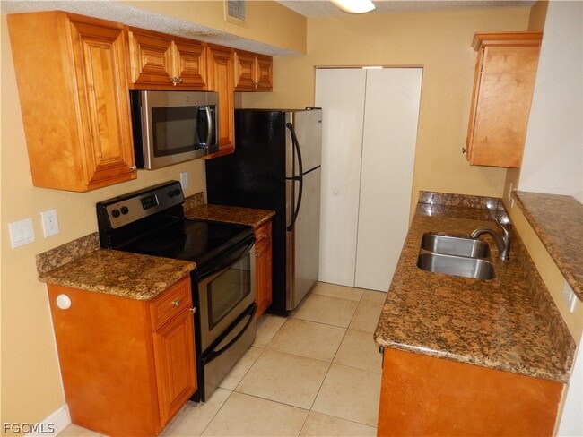 Building Photo - 12560 Equestrian Cir Unit 1311