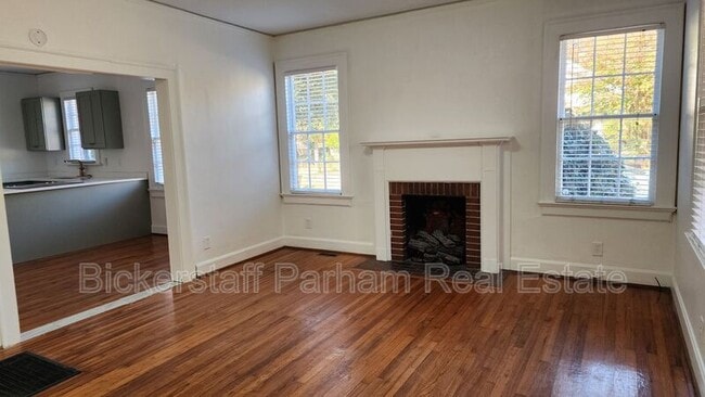 Photo - 925 Cooper Ave