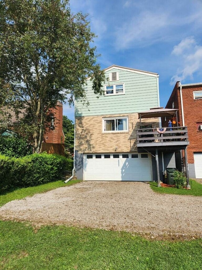 Photo - 2703 Harbison St