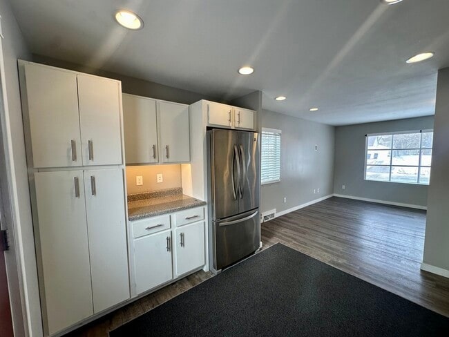 Photo - 2418 Wisconsin St SW