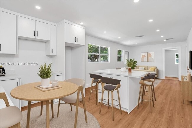 Photo - 1046 Jann Ave