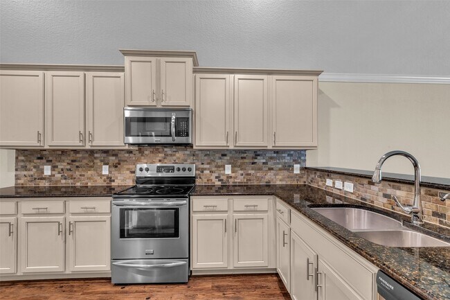 Photo - 9023 S Comanche Cir