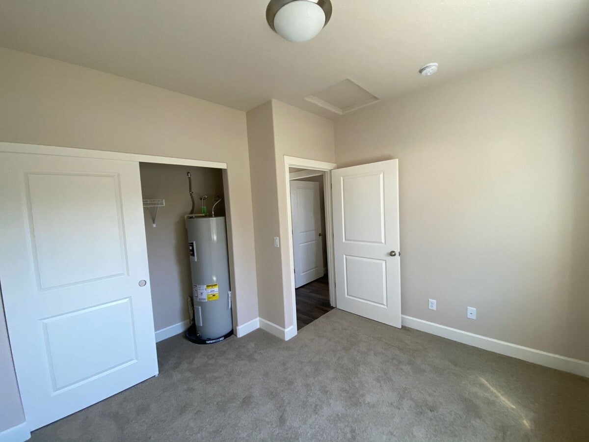 Photo - 1444 NW Canyon Dr