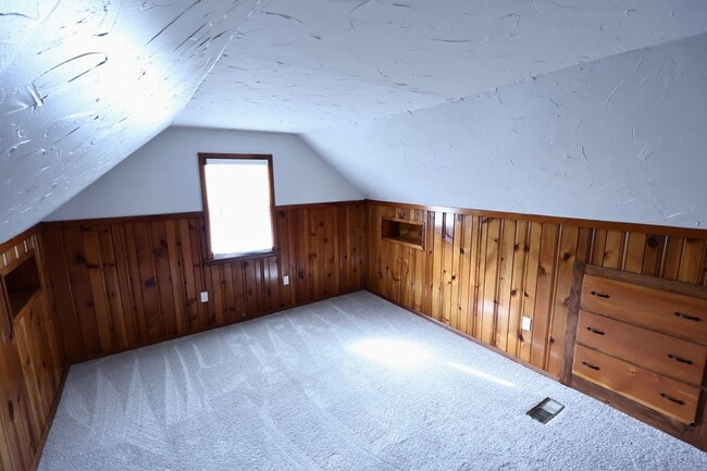 Photo - 843 Davies Ave