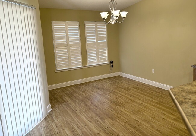 Photo - "Charming 4-Bed home in Navarre!"