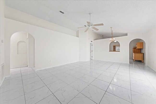 Photo - 2165 Redwood Cir