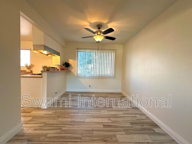 Photo - 25532 1/4 Oak St.