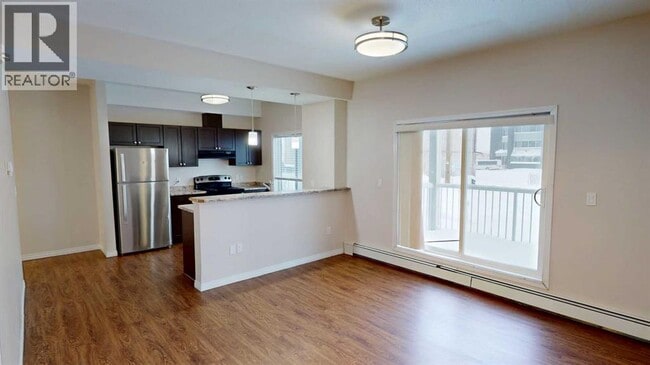 Photo - 10004-1097A 97A St