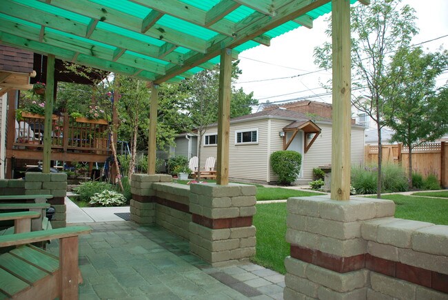 Photo - 3442 N Leavitt St Unidad 1
