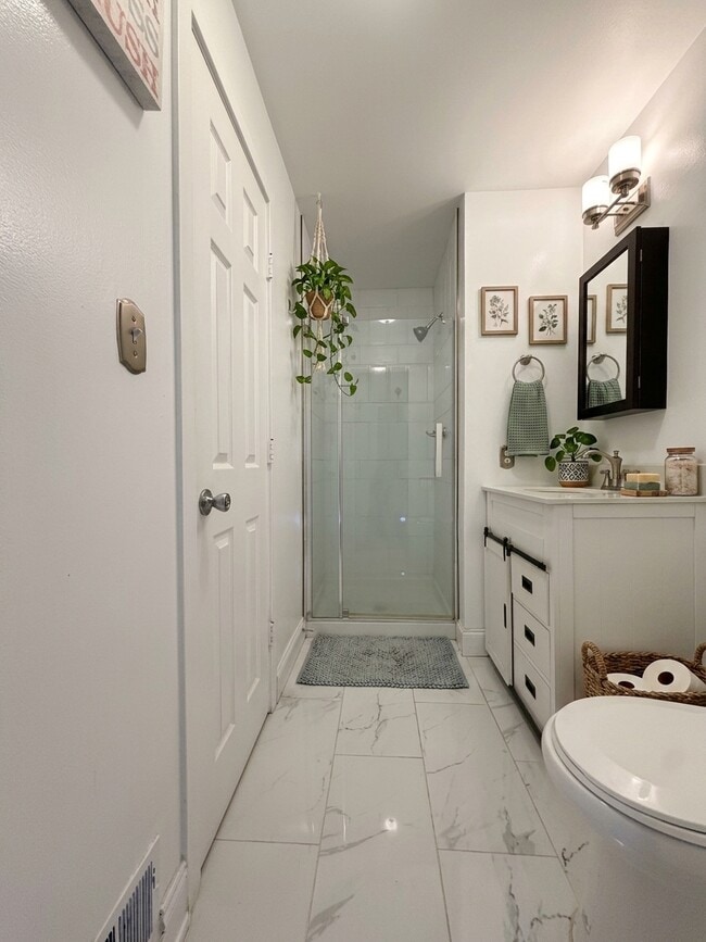 Photo - 3169 Hawthorne Dr NE Unit 3169