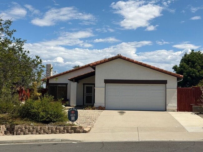 Building Photo - 720 Valley Crest Dr
