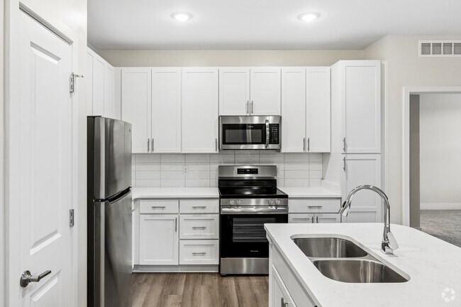 B38-H - 2BR, 2BA - 1,104SF - Kitchen