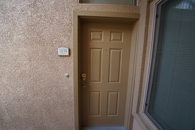 Photo - SHOWINGS AVAILABLE NOW Unit 1039