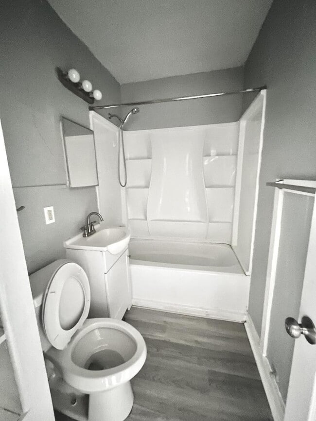 Photo - 217 Lotus St