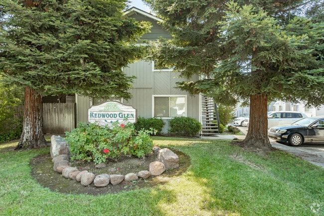 Building Photo - Redwood Glen Apartments