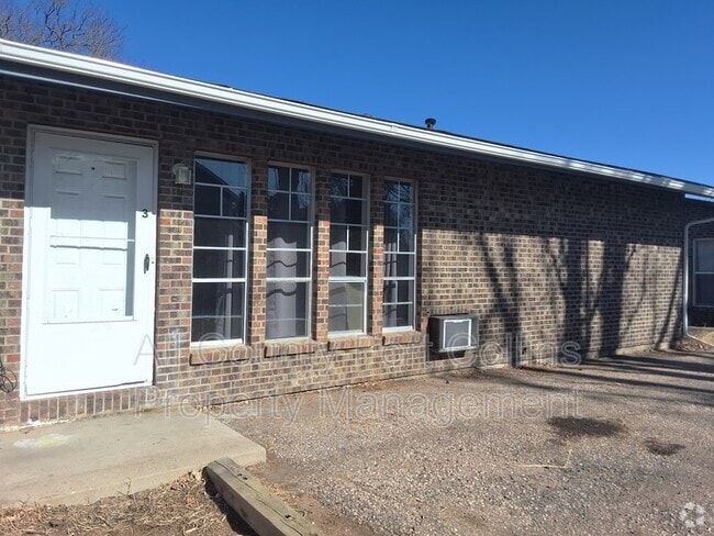 Building Photo - 3041 Sumac St Unit 3 Rental