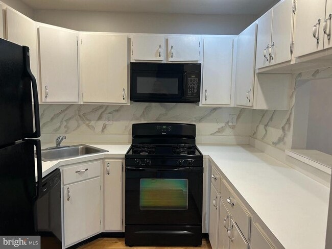 Photo - 35 Coral Tree Ct