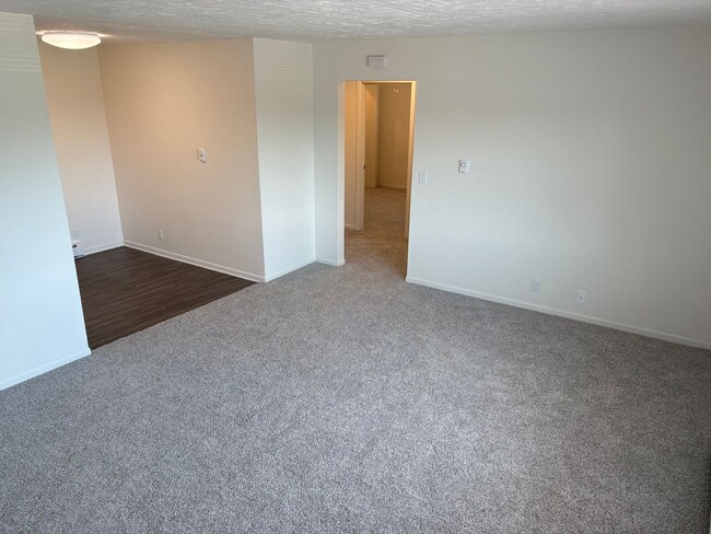 Photo - 834 N Bell St Unit #8