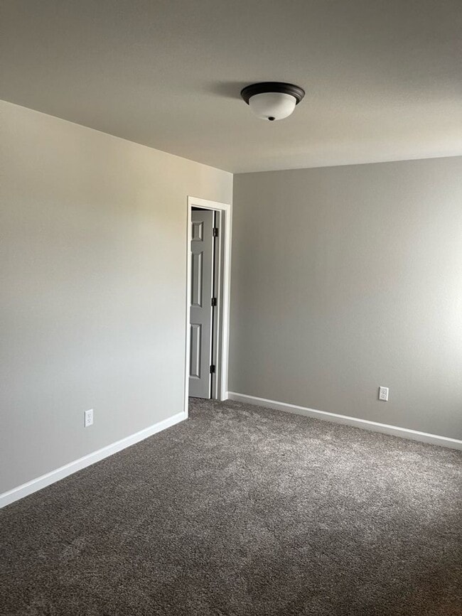Photo - Spacious 3-bed 2.5 Bath - First Month Free!