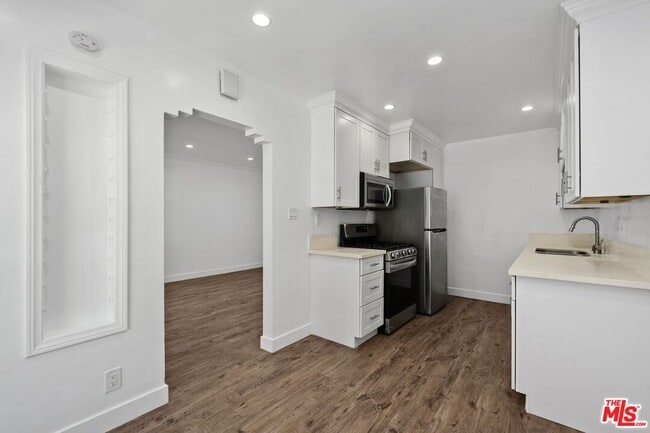 Building Photo - 1805 7th St