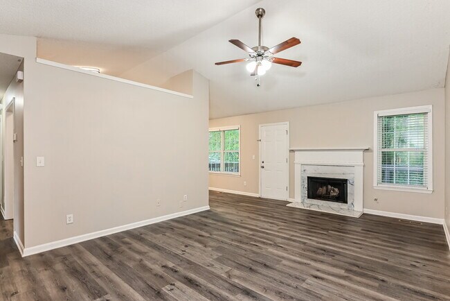 Photo - 2641 Fort Apachee Ct