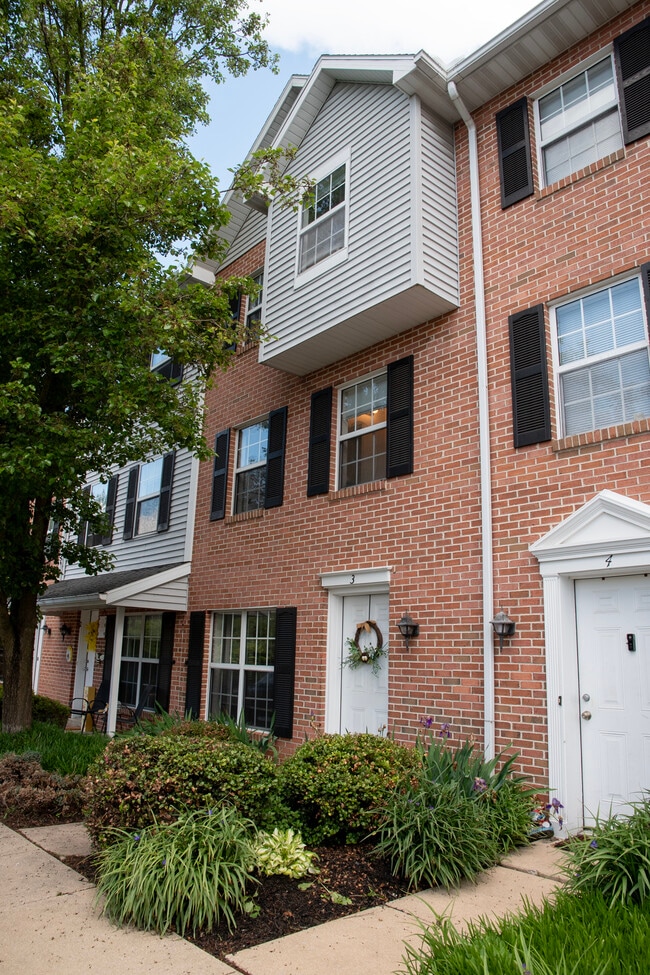 Photo - 3 Ramsgate Ln