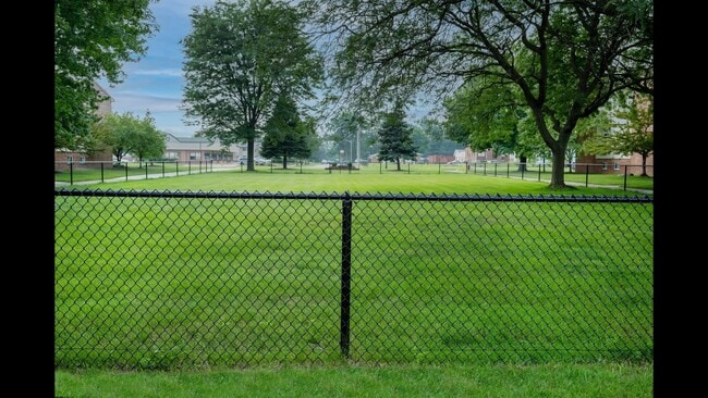 Photo - Cove on 10 - Warren, MI