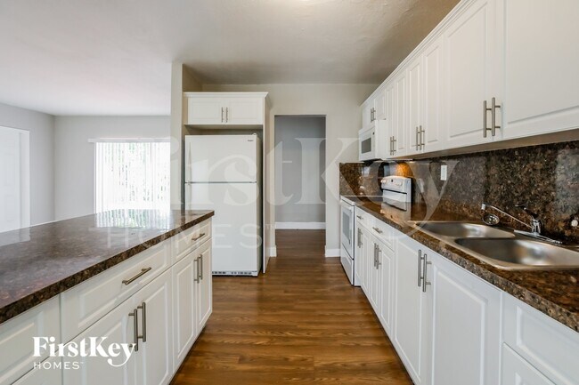 Photo - 1320 NE 204th St