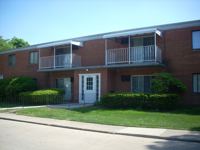 Colony Club Apartments For Rent in Bedford, OH | ForRent.com