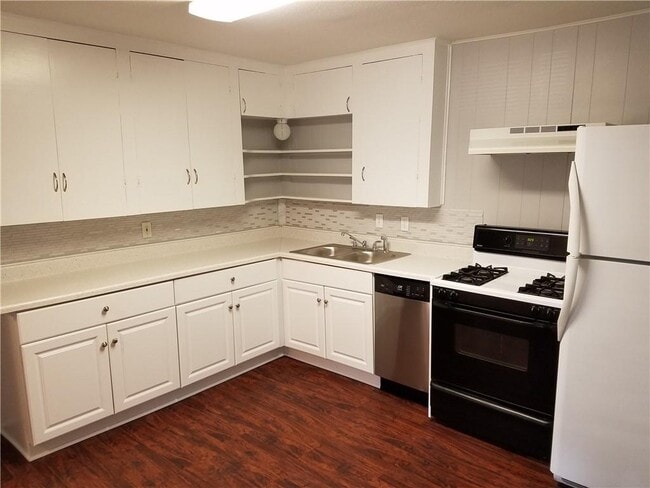 Photo - 4500 Avenue D