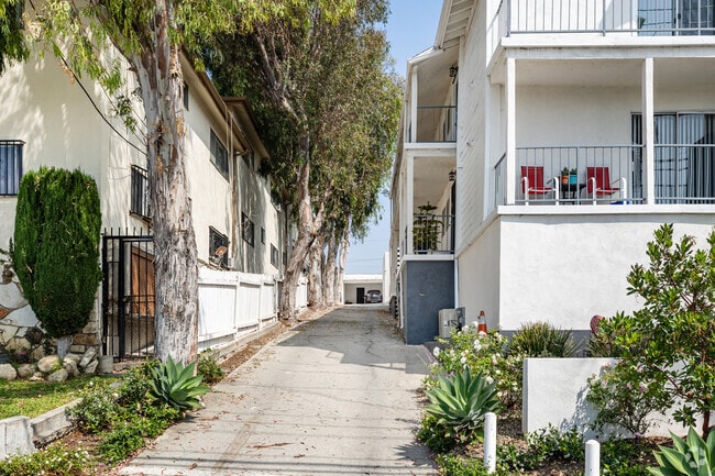 Photo - 343 Warren Ln (B)