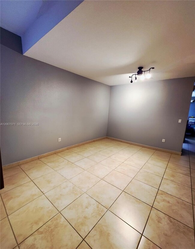 Photo - 1067 NE 41st Pl
