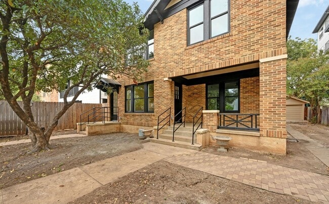 Top of the line House in West Campus for A... - Top of the line House in West Campus for A...
