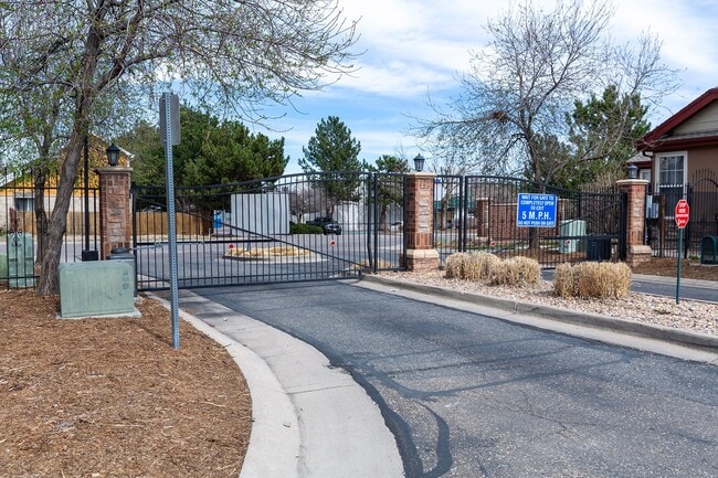 Photo - 15201 E Batavia Pl