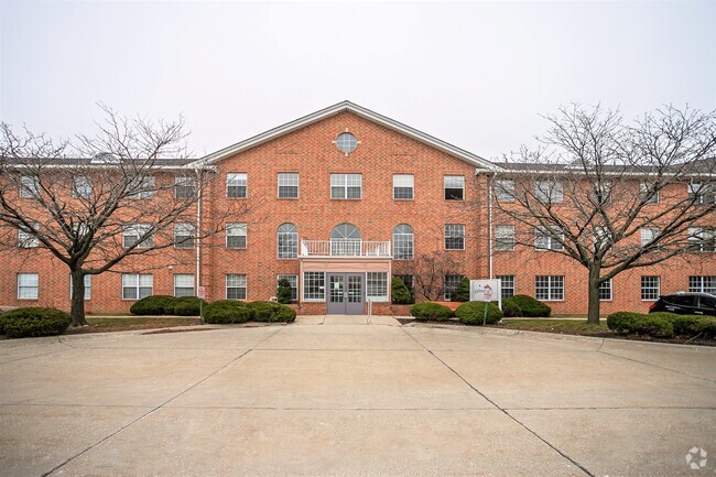 Building Photo - Gateway Pointe Senior Apartments 55+