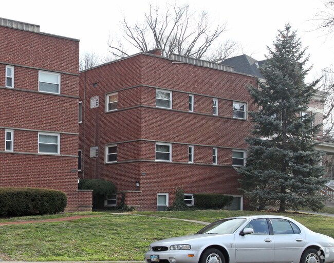 Photo - 922 Ludlow Ave