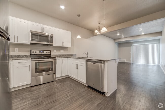 Building Photo - 556 E 250 N Rental