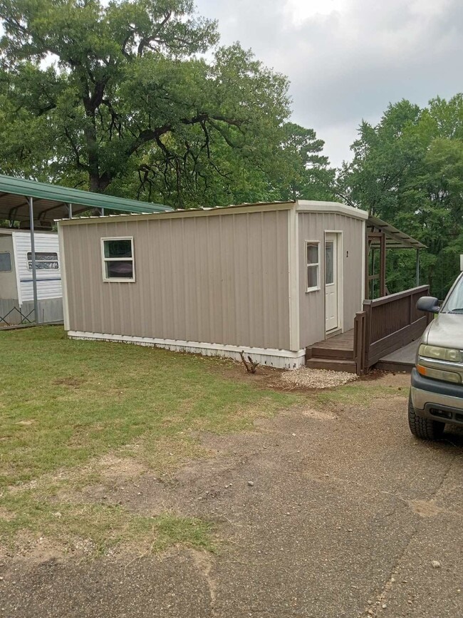 Photo - Cozy 1-Bed Escape in Longview - Perfect for Minimalist Living!