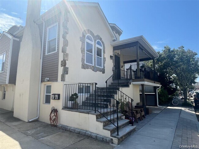 120 Mitchell Ave