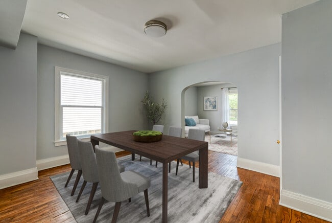 Photo - 718 W Lapeer St