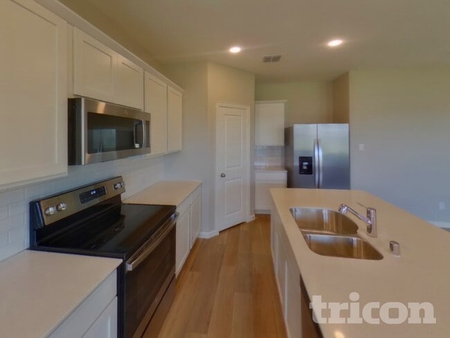 Photo - 231 Jenkinson Dr