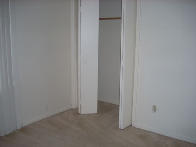 Photo - 9 Montclair Ct Unidad B