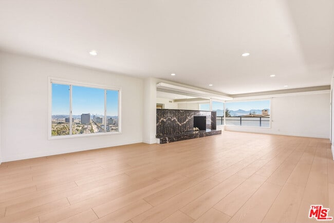 Photo - 1682 Larco Way