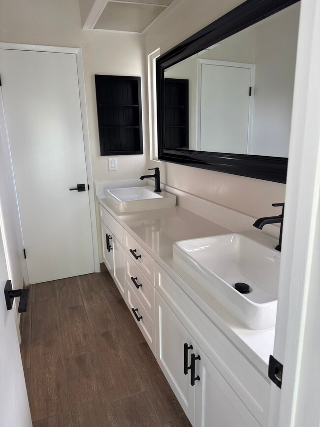 Photo - 568 Lomas Santa Fe Dr