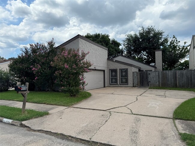Building Photo - 11110 Petworth Dr Rental